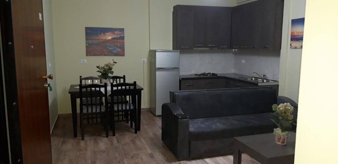 Disy Apartments Vlorë Δωμάτιο φωτογραφία